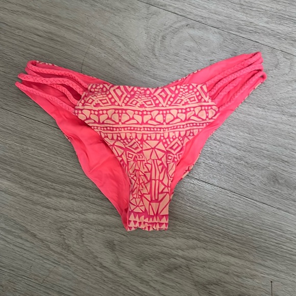 Rip Curl Reversible bikini - Picture 3 of 5